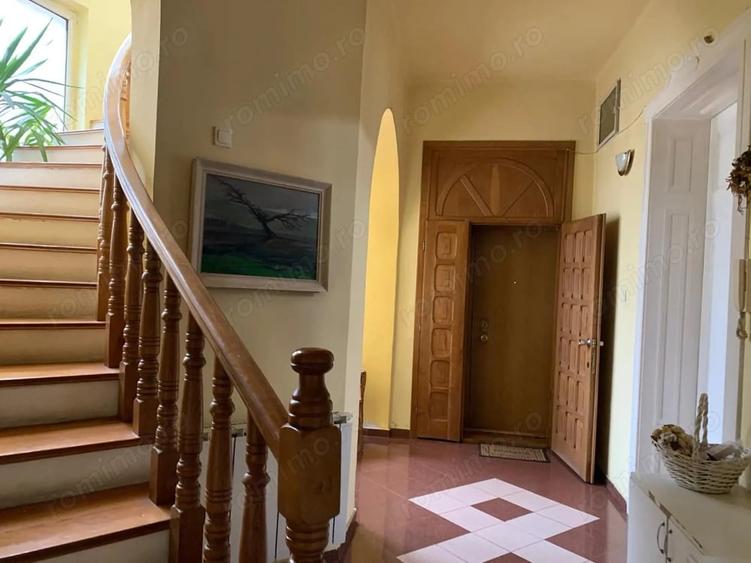 Casă cu 4 camere cu Teren 347 Mp în Sinaia