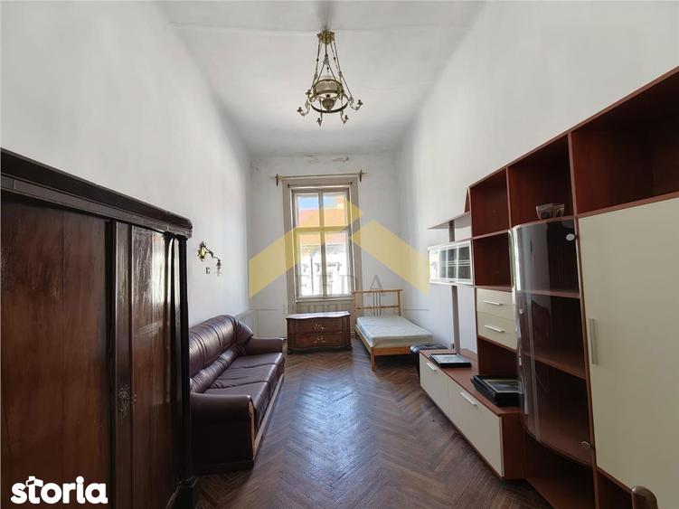 Apartament cu 4 camere semidecomandat în Malul Mureșului