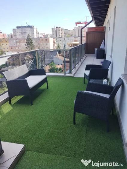 Apartament cu 3 camere semidecomandat în Mărăști