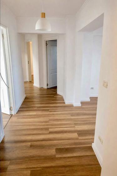 Apartament cu 4 camere decomandat în Șagului