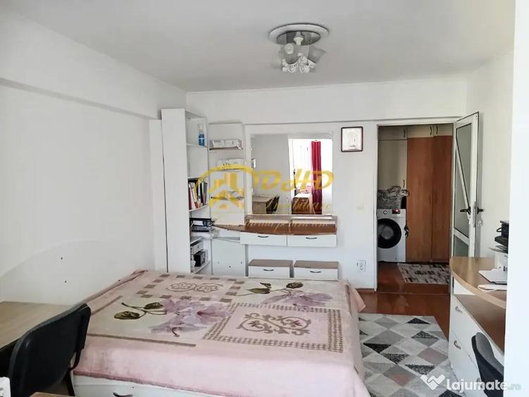 Apartament cu 3 camere decomandat în Păcurari