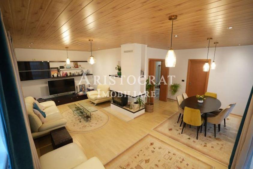 Casă cu 5 camere cu Teren 450 Mp în Corbeanca