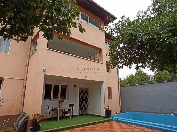 Casă individuală cu 6 camere cu Piscina în Dristor