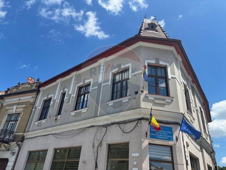 Birou, de 225 mp, în Central
