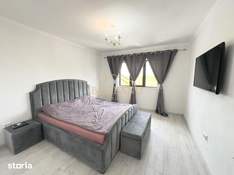 Casă cu 5 camere cu Teren 440 Mp în Plopi