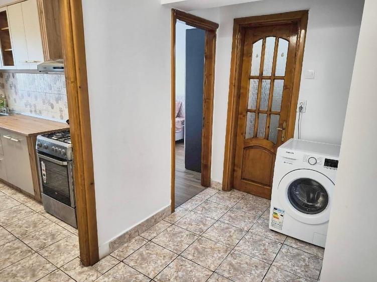 Apartament cu 2 camere decomandat, mobilat în Central