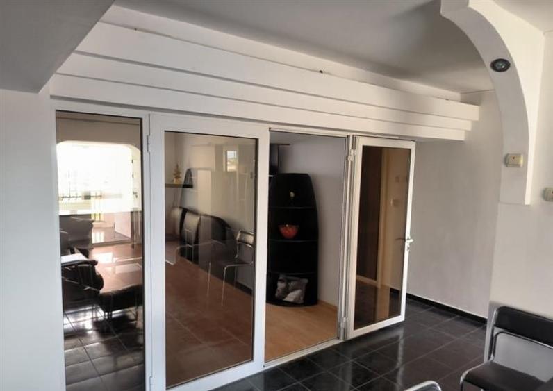 Apartament cu 4 camere decomandat în Aurel Vlaicu