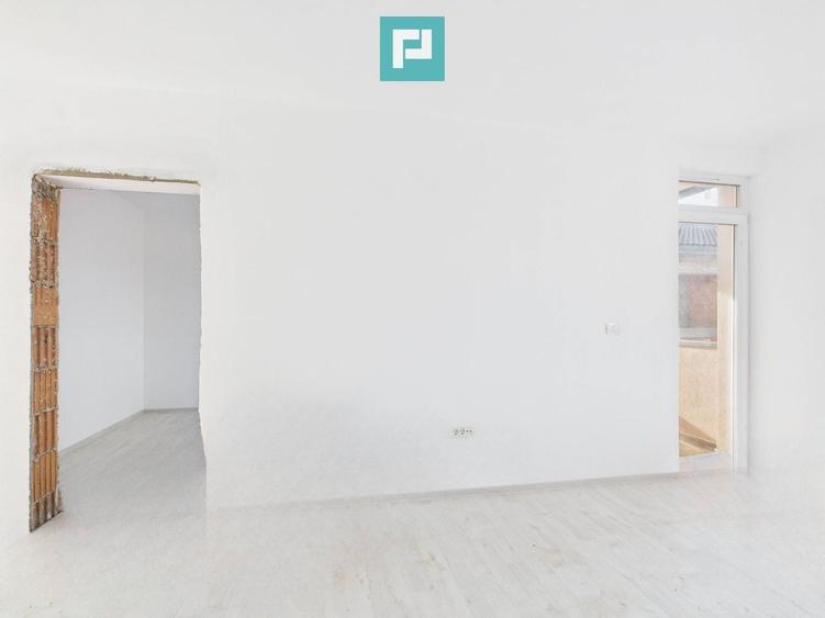 Penthouse cu 2 camere decomandat în Chișoda