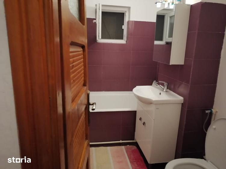 Apartament cu 2 camere decomandat în Rovine