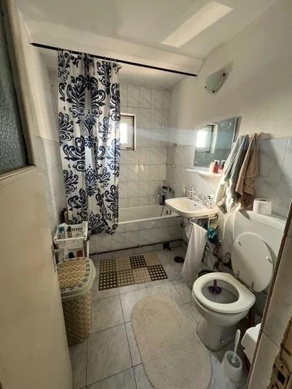 Apartament cu 3 camere decomandat, mobilat în Nicolina