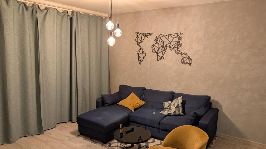 Apartament cu 2 camere semidecomandat, mobilat în Central