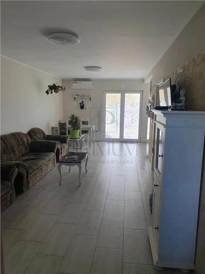 Duplex cu 3 camere cu Teren 250 Mp în Sânmihaiu Român