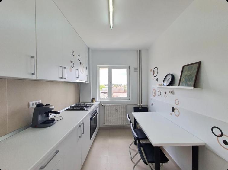 Apartament cu 2 camere decomandat, mobilat în 1 Mai