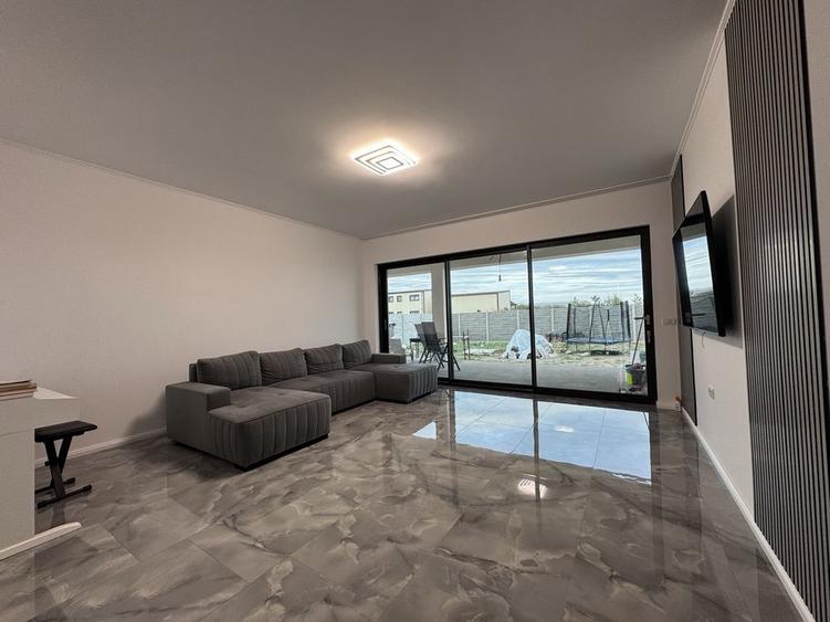 Vand casa cu 5 camere si 3 bai in Sacalaz la 6 km de Iulius Mall - 8