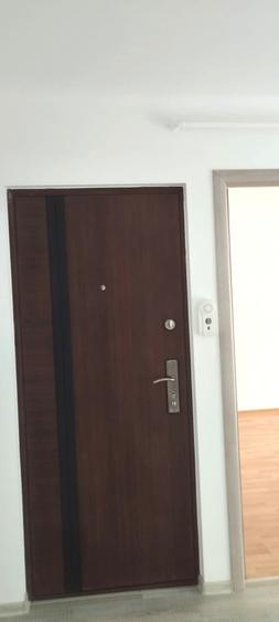 Apartament cu 3 camere decomandat în Sud