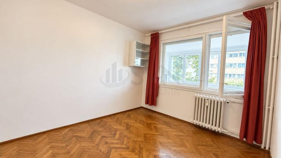 Apartament cu 3 camere semidecomandat în Bucureștii Noi