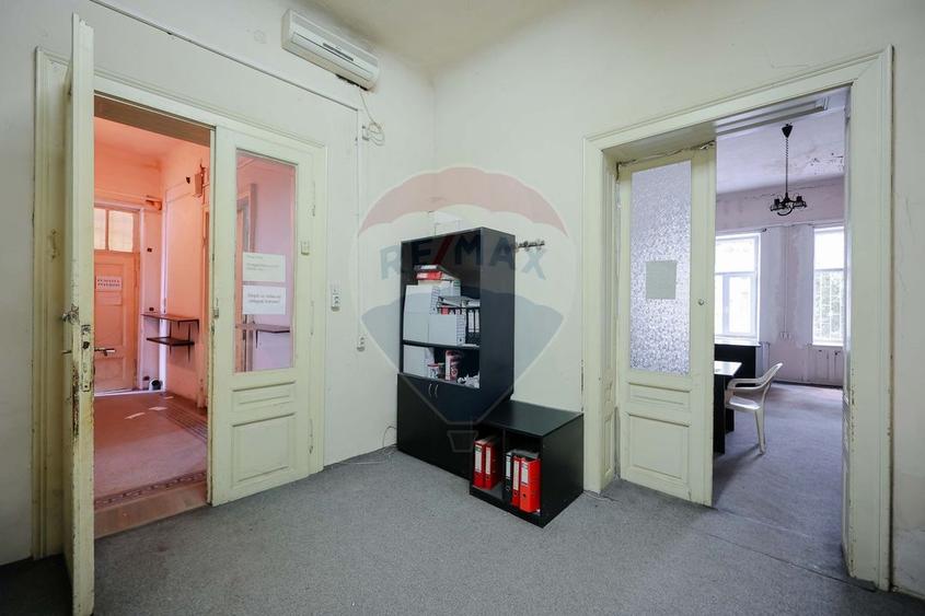 Apartament cu 3 camere decomandat în Ultracentral