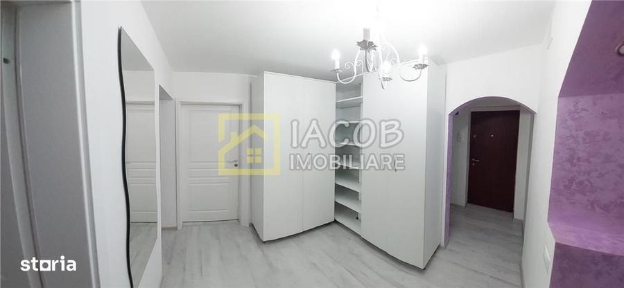 Apartament cu 3 camere decomandat în Narcisa
