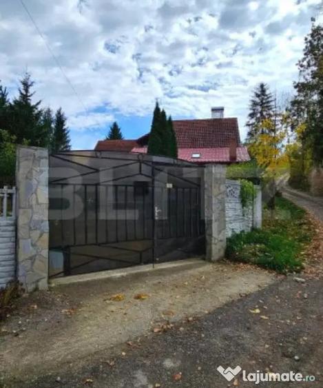 Casă cu 6 camere cu Teren 3000 Mp în Barcani