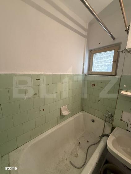 Apartament cu 3 camere decomandat în Micro 16