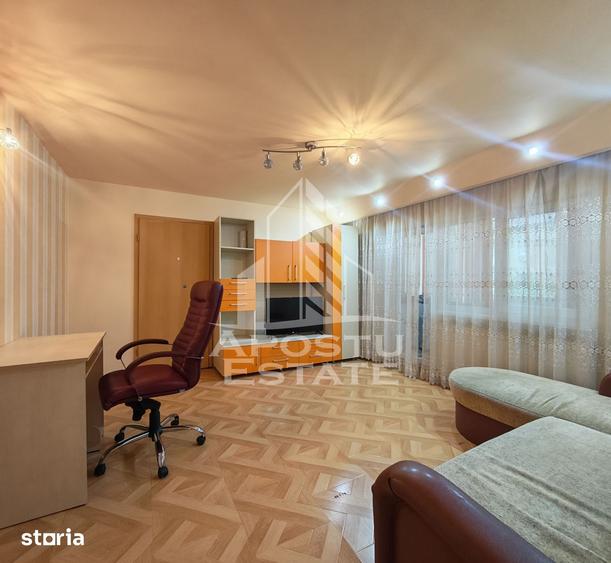 Apartament cu 3 camere semidecomandat, mobilat în Aradului
