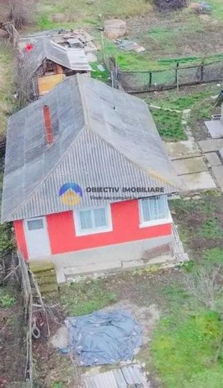Casă cu 2 camere cu Teren 472 Mp în Costișa