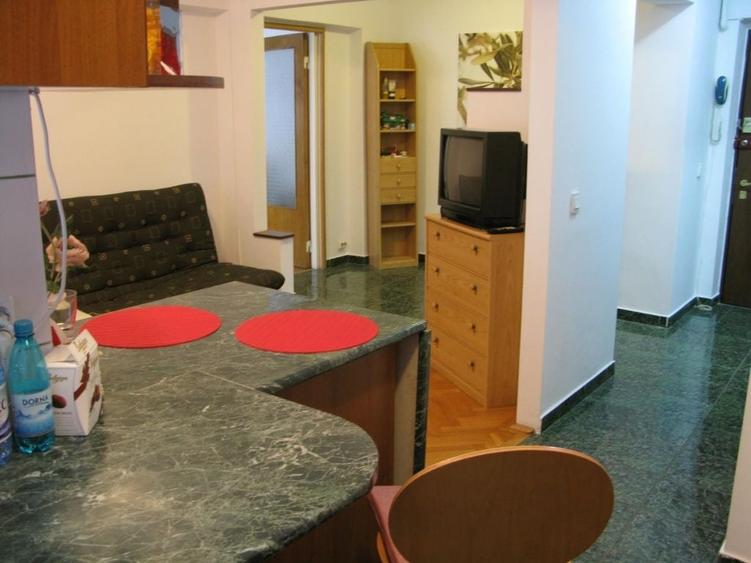 Apartament cu 2 camere semidecomandat în Obor