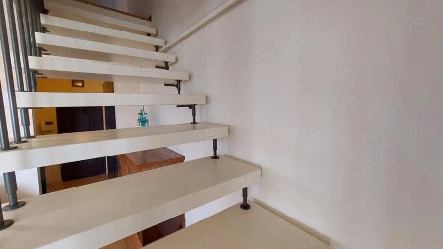 Apartament cu 4 camere decomandat în Ștrand