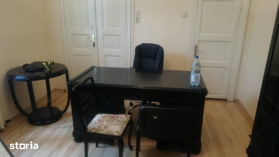 Casă cu 4 camere cu Teren 50 Mp în Central