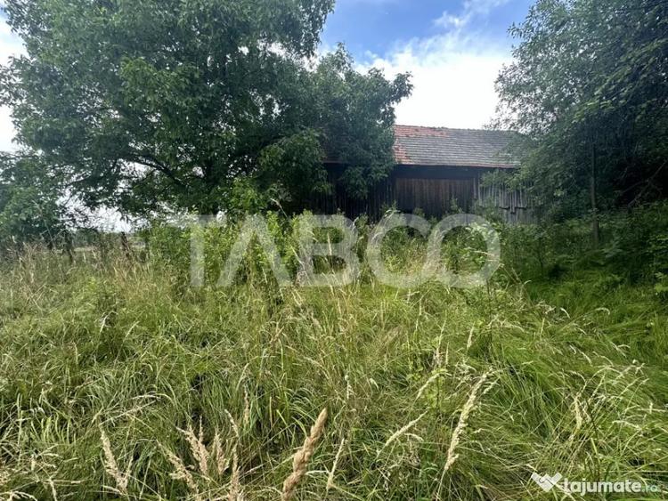 Casă cu 3 camere cu Teren 5517 Mp în Șinca