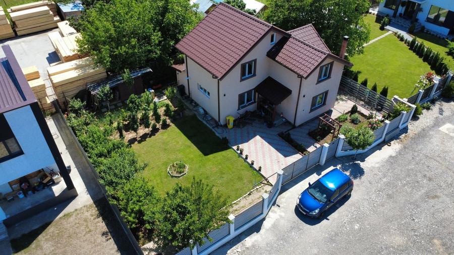 Casă cu 3 camere în Central