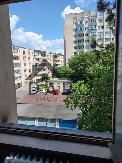 De vanzare apartament 2 camere, 50 mp, etaj 3/10, Str. Brasovului - 3
