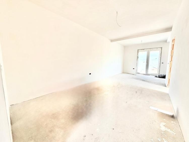 Duplex cu 3 camere cu Canalizare în Moșnița Nouă