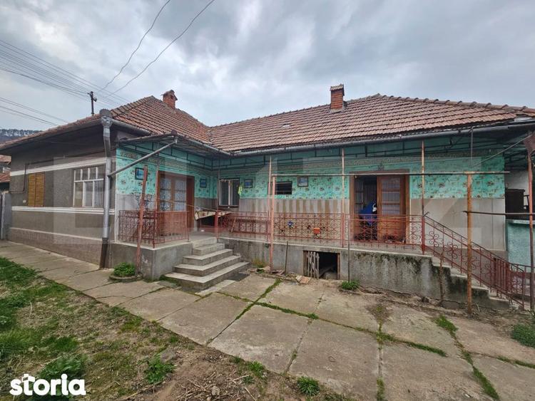 Casă cu 4 camere cu Teren 400 Mp în Central