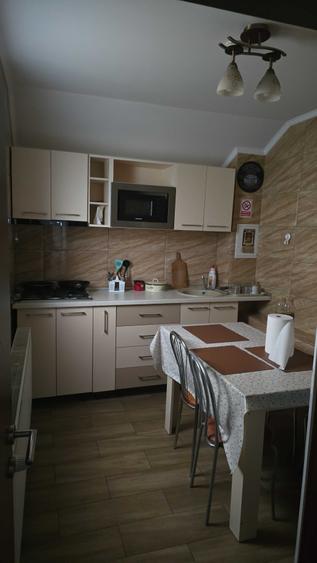Apartament cu 4 camere decomandat în Central