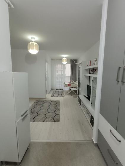 Garsonieră decomandată în Central