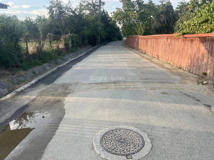 Teren de 3000 mp, în Ciofrângeni