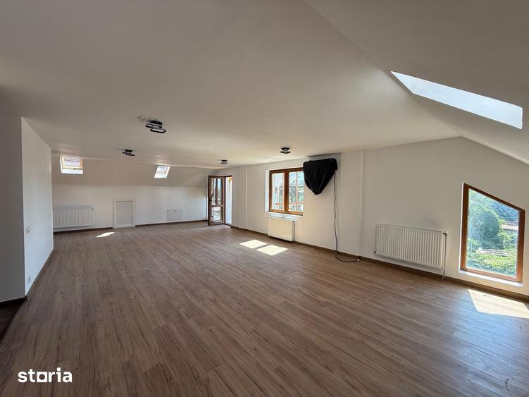 Casă cu 7 camere cu Teren 530 Mp în Berceni