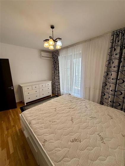 Apartament cu 4 camere decomandat în Șoseaua Nordului