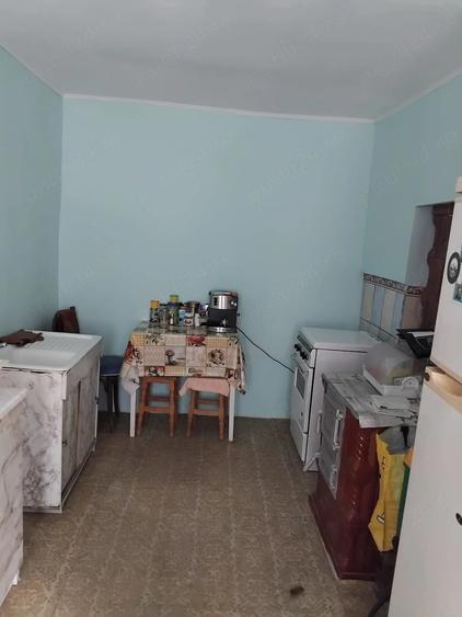Casă cu 5 camere cu Teren 900 Mp în Hilița
