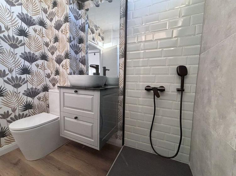 Apartament cu 3 camere semidecomandat, mobilat în Floreasca