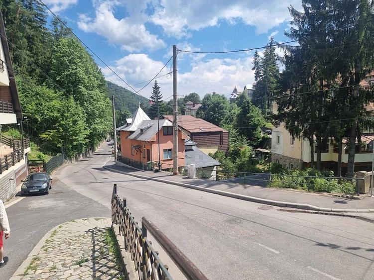 Casă cu 2 camere cu Teren 250 Mp în Central
