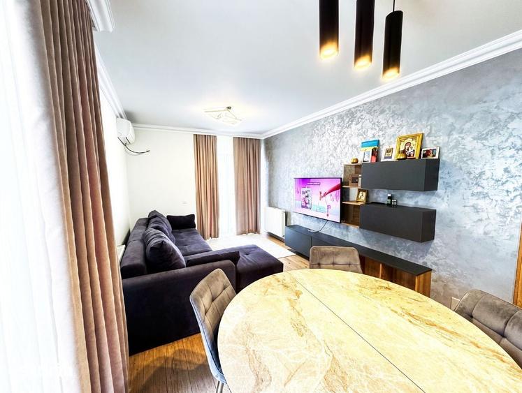Apartament cu 4 camere în Drumul Taberei