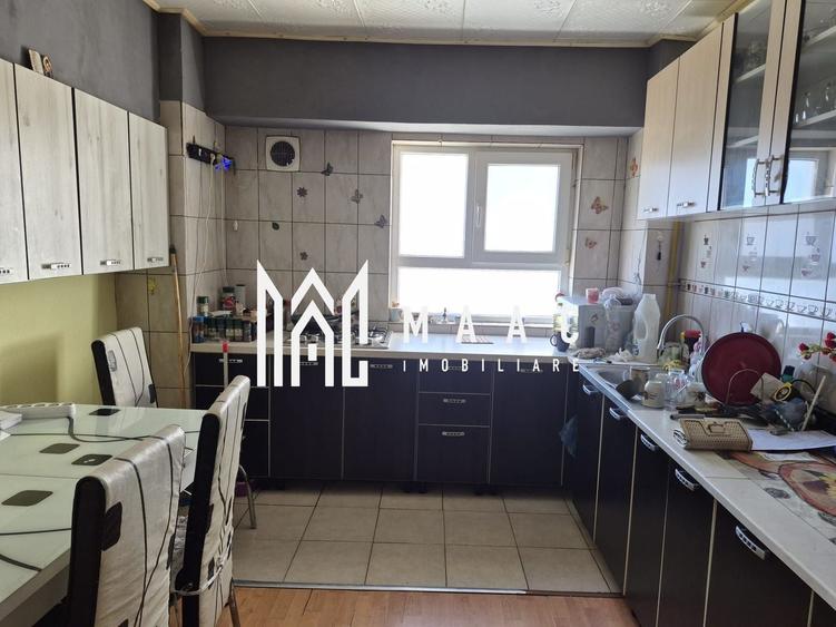 Apartament cu 3 camere decomandat, mobilat în Ostroveni