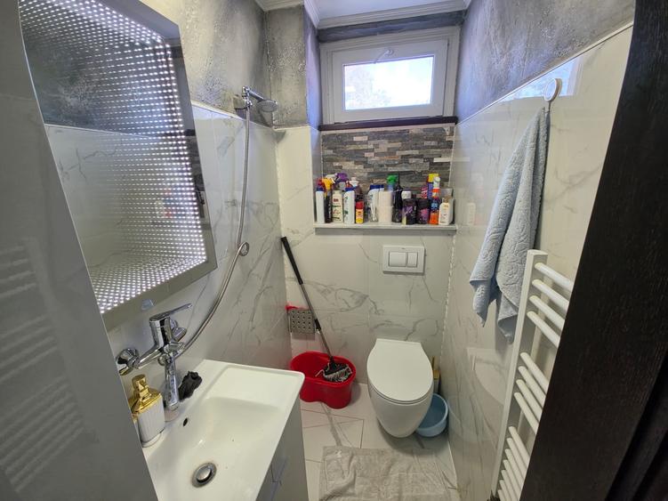 Apartament cu 4 camere semidecomandat în Tomis Nord
