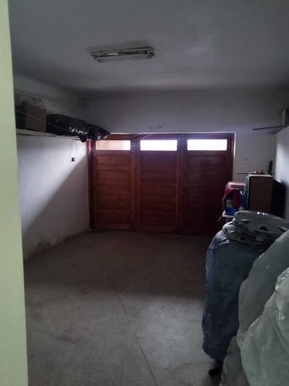 Casă cu 4 camere decomandat în Central