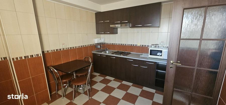 Spațiu comercial, de 902 mp, în Central