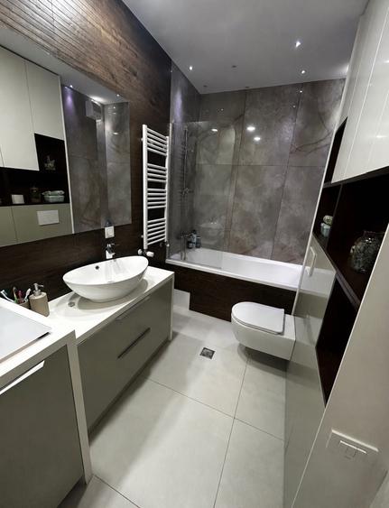 Apartament cu 3 camere decomandat în Nufărul
