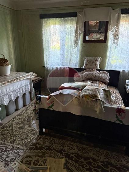 Casă individuală cu 4 camere cu Teren 3362 Mp în Mireșu Mare
