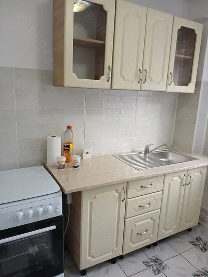 Apartament cu 2 camere semidecomandat, mobilat în Rovine